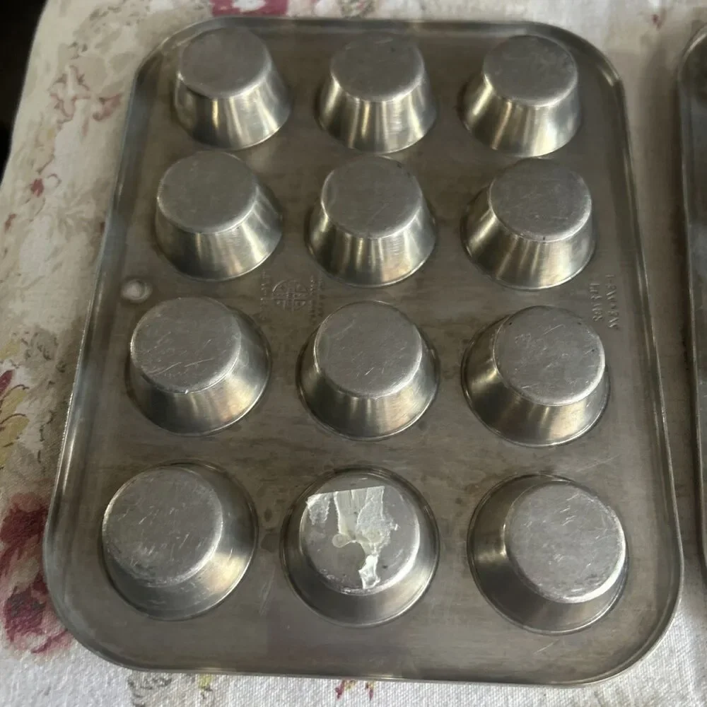 Vtg Wear Ever Mini Muffin Tin Pan Aluminum Tart Cupcake 12 Holes 1 3/4”USA
